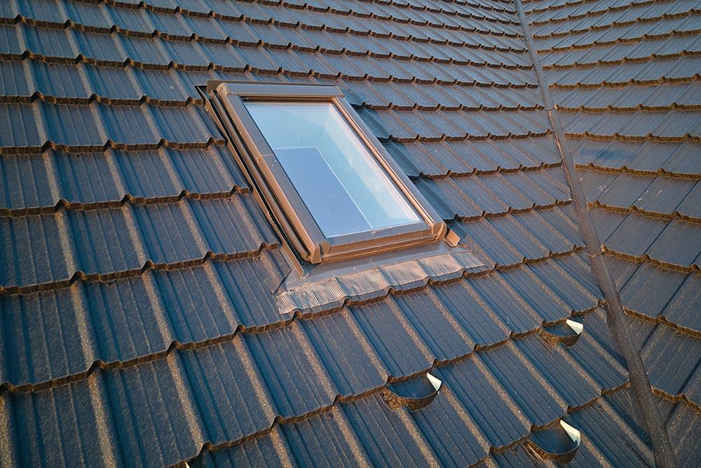 Find local carpenter for roof window services