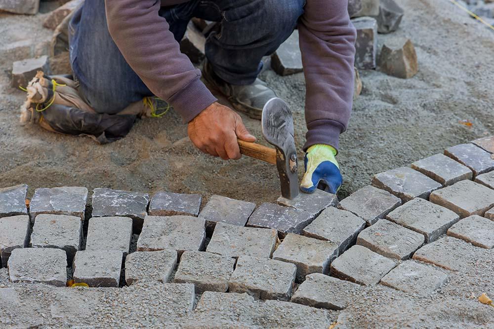 Find a local builder for Driveways and Brick Paving